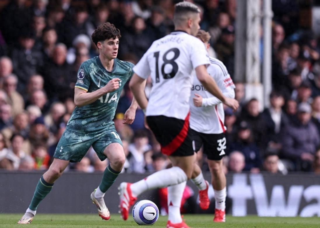 包含托特纳姆热刺运气不佳，客场失利的词条