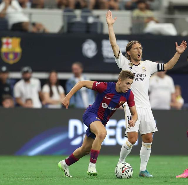 拜仁传射建功，皇马新星横空出世，场边球探频频记笔记的简单介绍