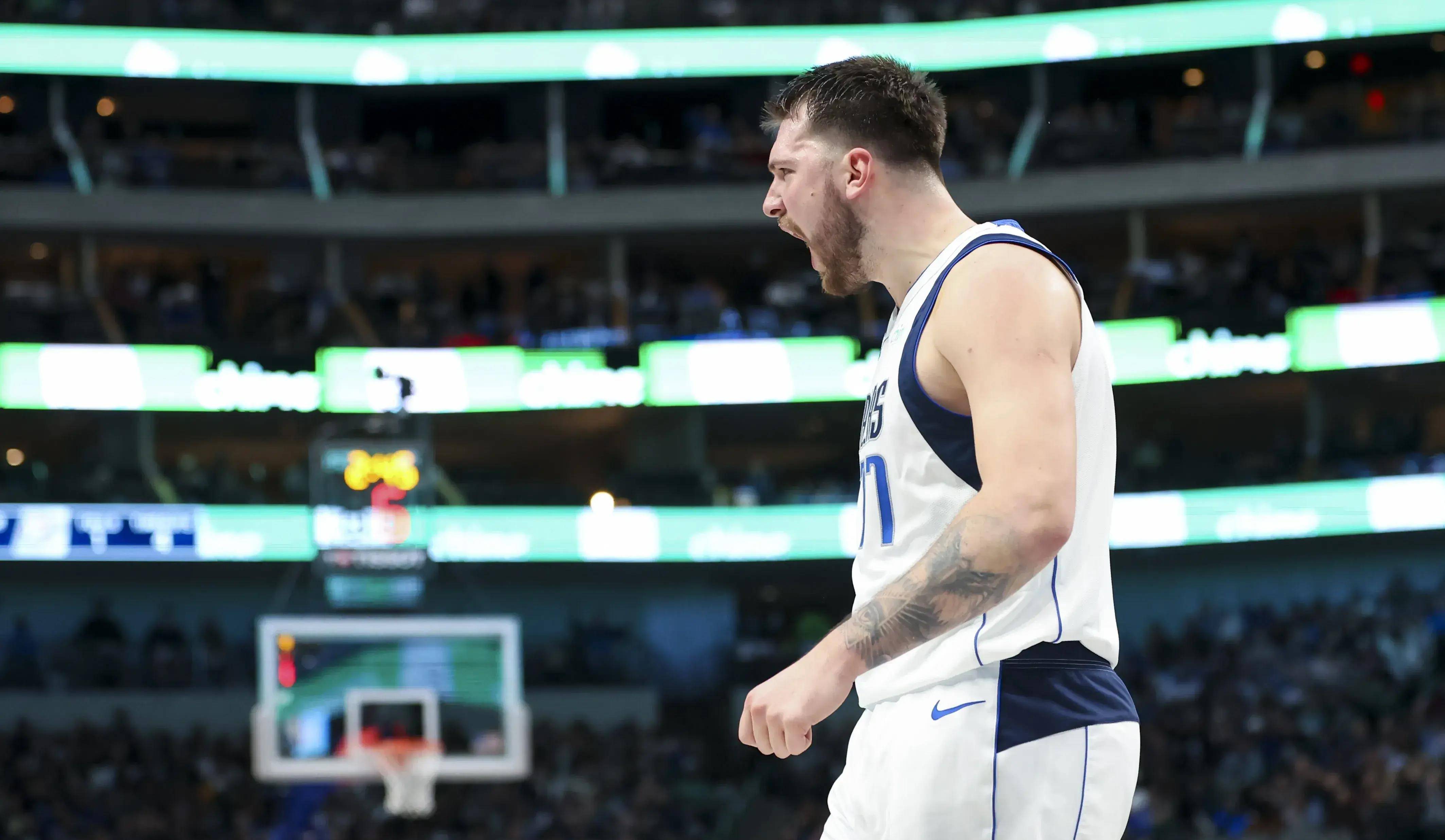  东契奇19分7失误 独行侠惨败76人 