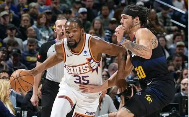 杜兰特爆冷击败巴塞罗那，赛况扑朔迷离引爆全场！的简单介绍