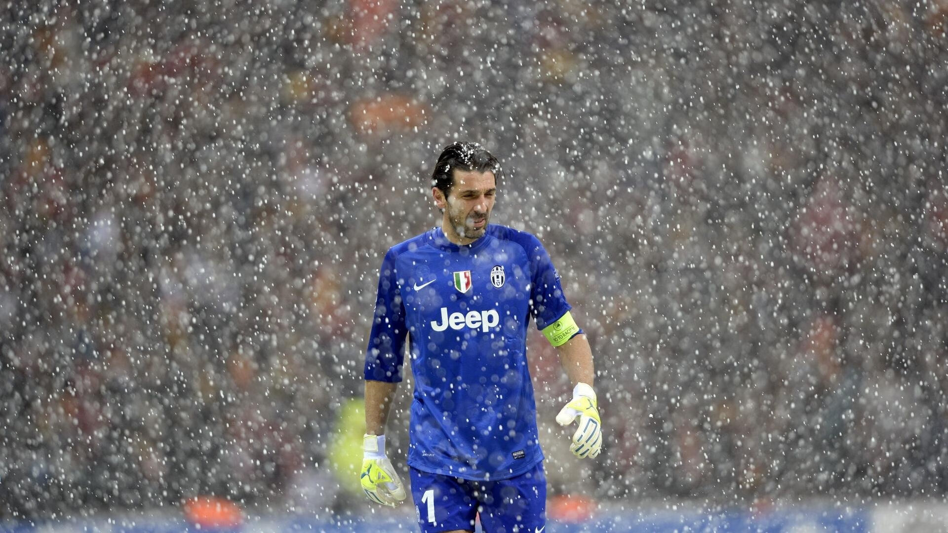 又见绝平！巴黎圣日耳曼与国际米兰鏖战至终场，詹姆斯读秒救主