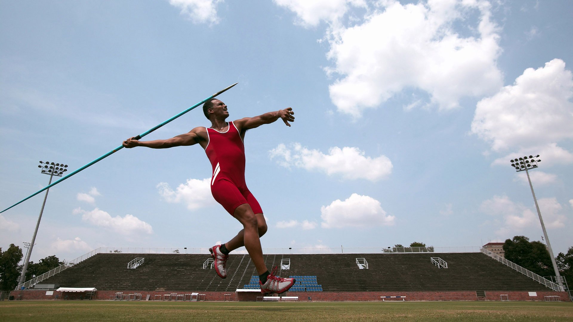 穆古鲁扎爆冷击败巴黎圣日耳曼，回归赛场引爆全场！